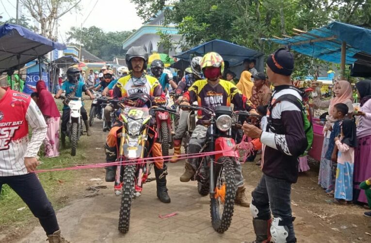 JAGUAR ADVENTURE TRAIL GANDENG YLP AL-MAJIDI  BAGIKAN BAKSOS