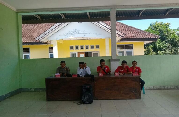 Sosialisasi Dan Diskusi Terkait Masuk nya Alfamart Di desa padasuka Menuai Pro Dan Kontra dari masyarakat.