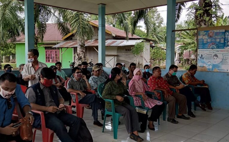 Kepala Dinas PMD Kabupaten Seluma Sikapi Laporan Masyarakat desa Padang Kuas