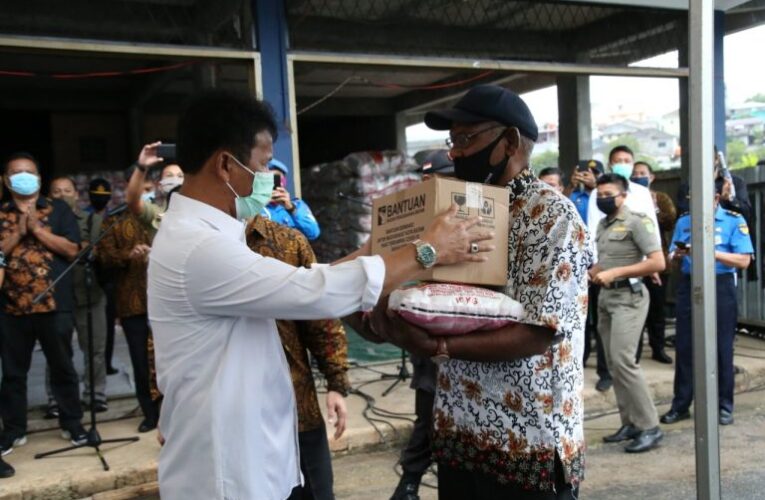 Pendistribusian Sembako Tahap 4 Hari Ini Dibagikan Ke Masyarakat, Mulai Dari Kecamatan Lubuk Baja.