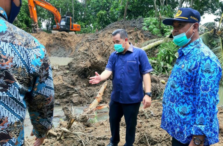 DENDI DAN DINAS PUPR TINJAU LOKASI NORMALISASI SUNGAI