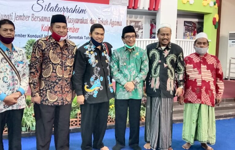 BEBERAPA TOKOH AGAMA MENDOAKAN Plt BUPATI JEMBER .Drs MUQIET ARIEF