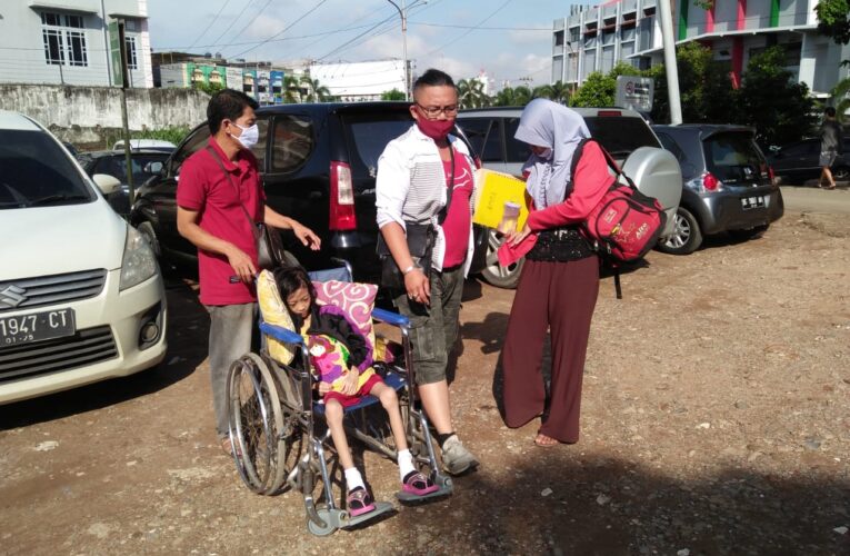 Fina anggraini (7) SUSP TUMOR tiba di RSUD Moehammad Hoesin Palembang.