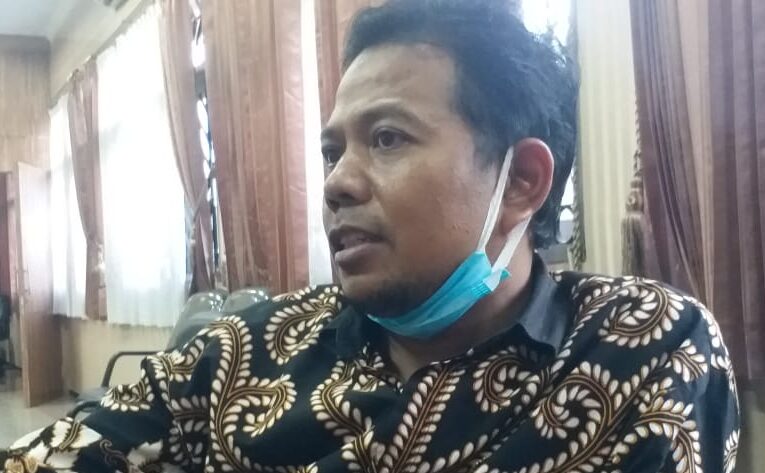 PJ KADES HARUS NETRAL , JANGAN DUKUNG INI ATAU DUKUNG ITU