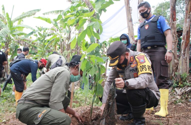 Universitas Negeri Jember (UNEJ ) Gandeng Forkopimda Atasi Persoalan Banjir Di Jember.