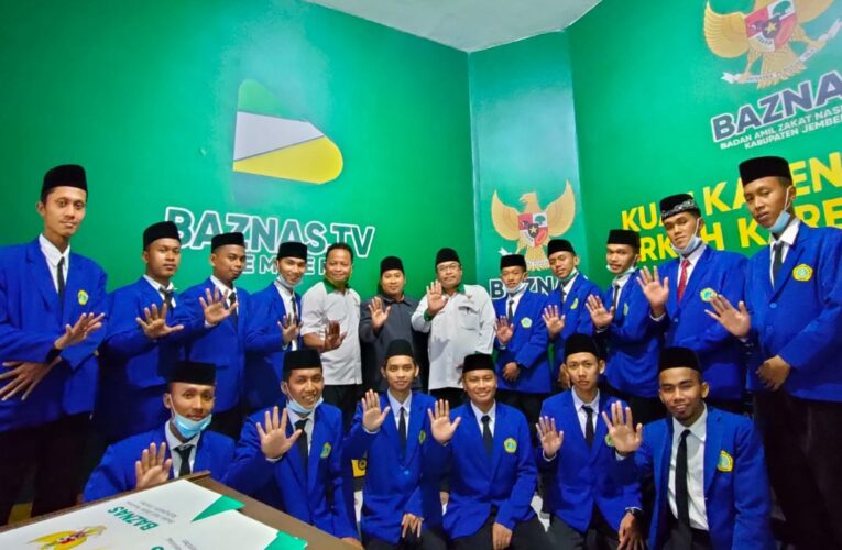 Tak Hanya Mencari Ilmu Mahasiswa Sekolah Tinggi Ilmu Syariah (STIS) Miftahul Ulum Lumajang Juga Berharap Barokah.