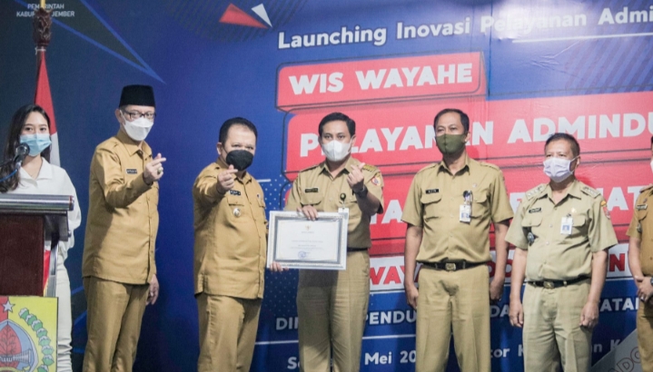 Bupati Resmikan Adminduk Tuntas Di Kecamatan, Camat Dan Kades Dapat Penghargaan