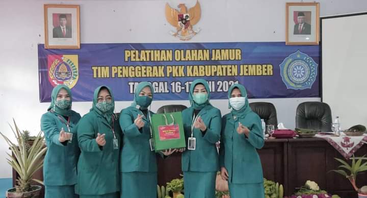 Di Ikuti 31 Kader se-kabupaten Ketua TP-PKK Adakan Pelatihan Tambahan Gizi.
