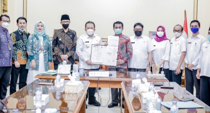 Bupati Jember Berikan Bank Tambahan Pilihan Untuk Bayar Pajak