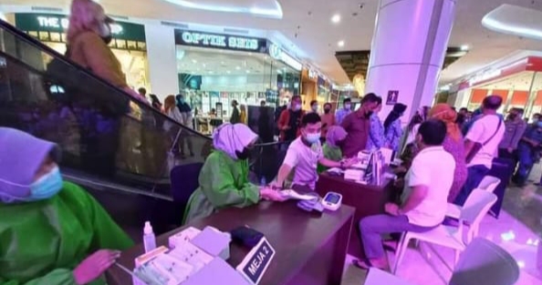 Di Awali Pemukulan Jimbre Bupati Jember Resmi Launching Gerai Vaksinasi Covid 19 Di Lippo Mall Plaza Jember