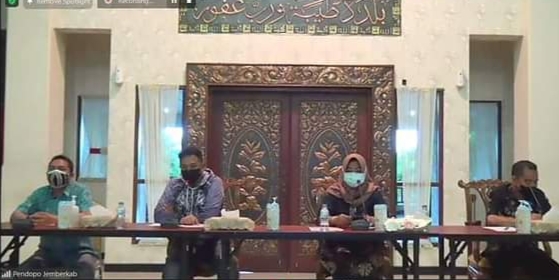 Berikan Kesempatan Masyarakat, Diskop UM Gelar Lomba Desain Batik Khas Jember