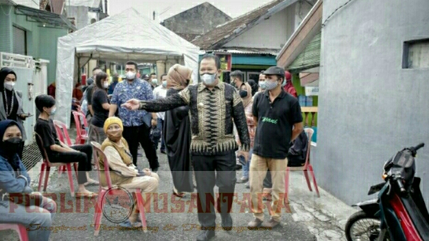 Bupati Hendy Siswanto Tinjau Pelaksanaan Vaksinasi Atlet Persid Dan Warga.