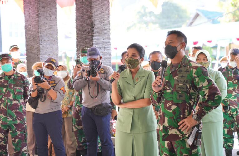 KASAD DIDAMPINGI IBU HETTY ANDIKA PERKASA MENGUNJUNGI RUMAH SAKIT Dr. R. HARDJANTO BALIKPAPAN KALIMANTAN TIMUR