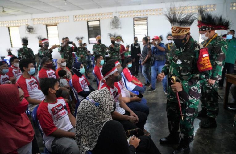 Pencanangan Pin Vaksinasi, Pangdam XVIII/Kasuari : Kita Harus Merdeka Dari Wabah Pandemi Covid 19