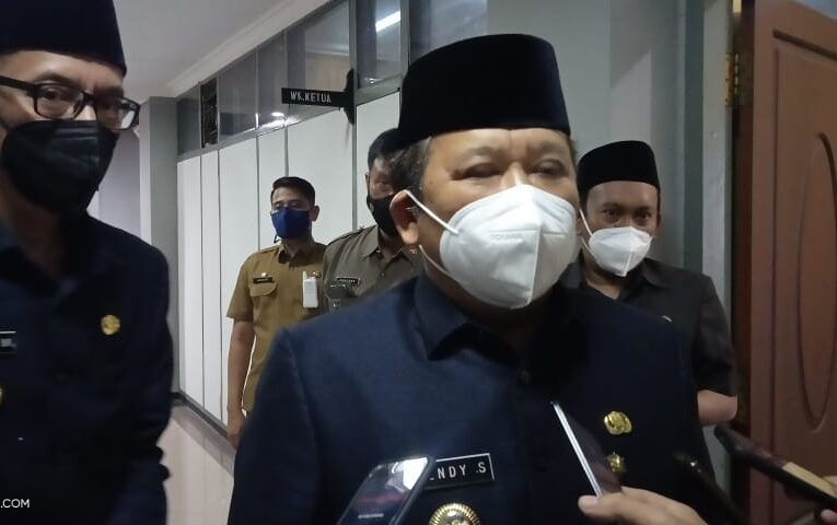 Pandangan Umum Fraksi Terhadap Raperda RPJMD Kabupaten Jember, PDIP Kritisi RPJMD , FPKB Setuju Pembahasan RPJMD.