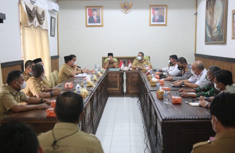 Plh Bupati Ungkapkan 1.800 dosis Vaksin Akan Distribusikan  kepada para pelajar dan 400 dosis akan diberikan kepada masyarakat