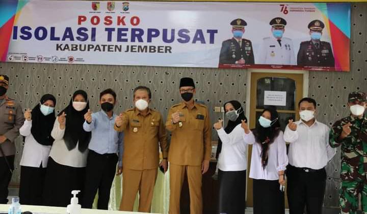 Bupati Jember Hendy Siswanto Berikan Semangat Kepada Warga Isoman