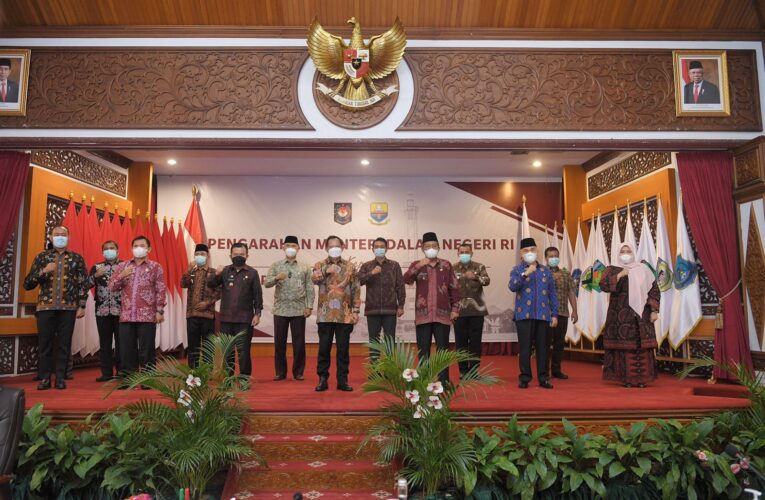 Bupati Tanjabbar Ikuti Pengarahan Mendagri Terkait Covid-19