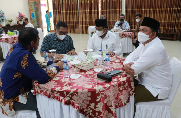Bupati Tanjabbar Pimpin Rapat Terkait Pembangunan Jembatan Sungai Nibung