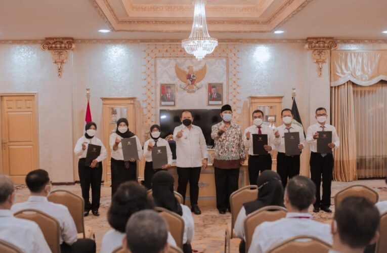 Serahkan STTPP Kepada Calon Kepala Sekolah, Ini Harapan Bupati Hendy.