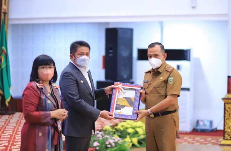 PLH Bupati OKU Hadiri Acara Penyerahan DIPA   APBN Alokasi Transfer ke Daerah dan Dana Desa  Tahun 2022