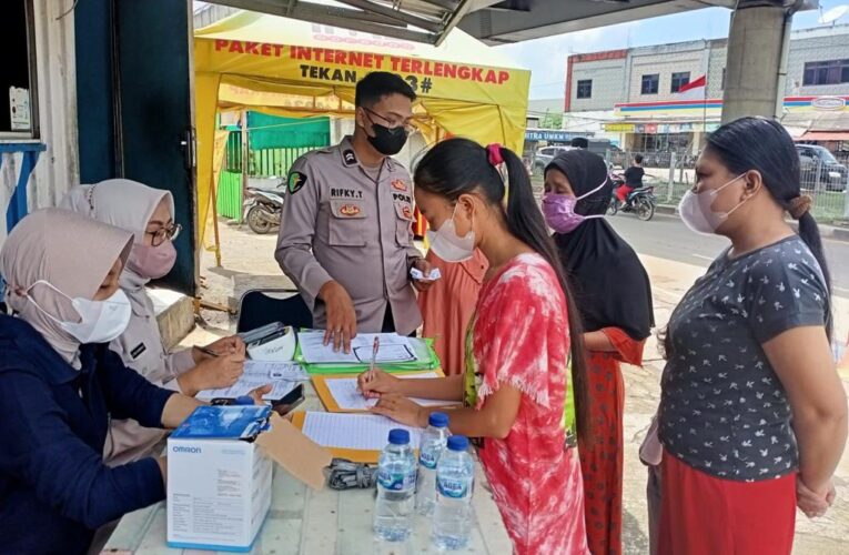 Biddokkes Polda Banten Mengadakan Vaksin Keliling di Merak