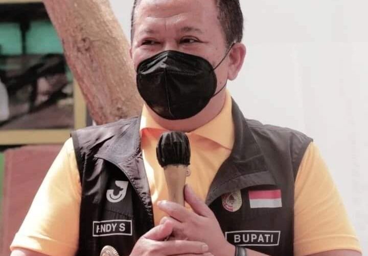 Bupati dan Wakil Bupati Jember Tinjau Vaksinasi Door To Door Di Desa Wonosari.