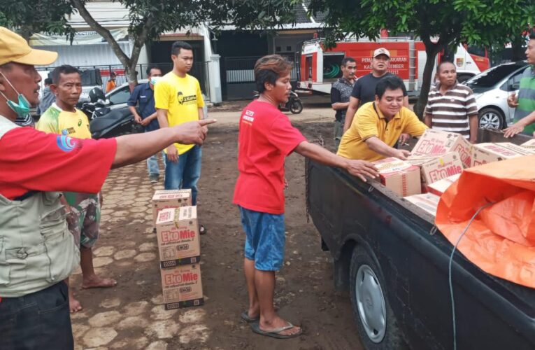 Partai Golkar Memberikan Bantuan 50 Sembako Kepada Warga Terdampak Banjir