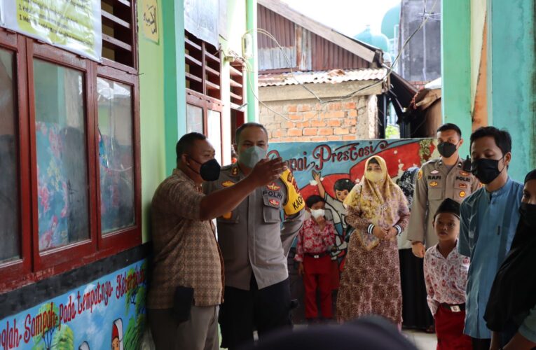 Kapolres Tanjab Barat Tinjau Vaksinasi Untuk Anak di SD Muhammadiyah Kualatungkal