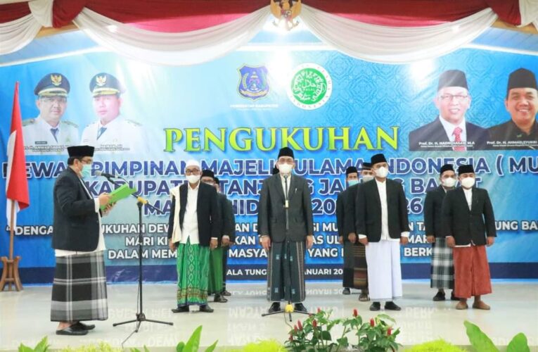 Bupati Tanjabbar Hadiri Pengukuhan Dewan Pimpinan MUI.
