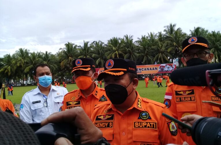 Ini Pinta Bupati Jember Hendy Siswanto Saat Pimpin Apel Relawan Kebencanaan.
