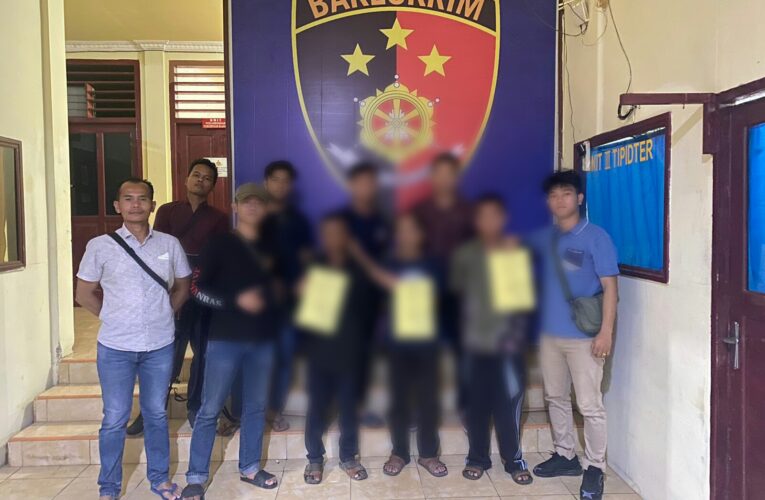 3 Dari 4 Orang Tersangka Pelaku Pencabulan Terhadap Anak Dibawah Umur Di Desa Hilinawalo Mazino Kabupaten Nias Selatan Berhasil Diringkus Satreskrim Polres Nisel.