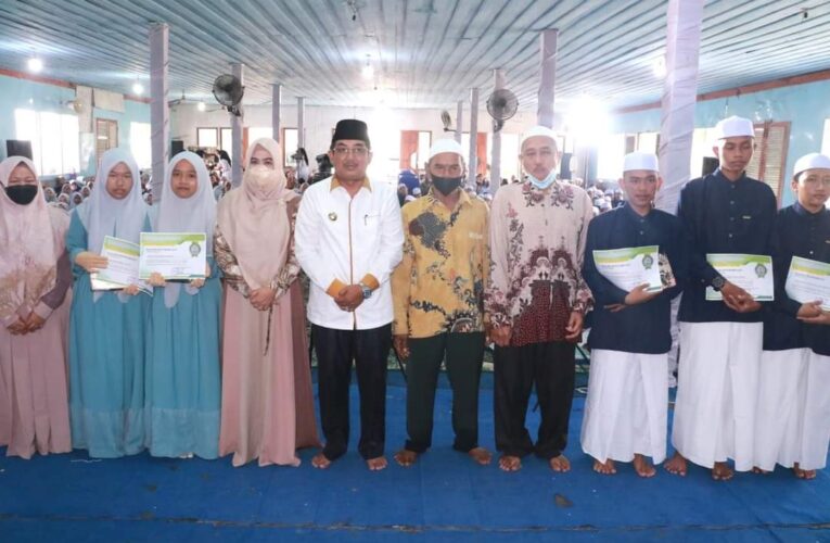 Bupati Tanjabbar Hadiri Perpisahan Santri Madrasah Tsanawiyah Ponpes Al-Baqiyatush Sholihat
