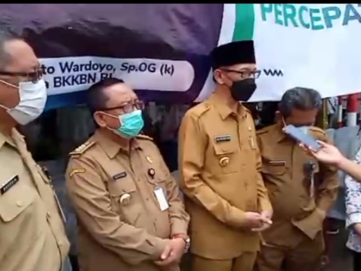 Kepala BKKBN Jatim Sebut , Terlalu Sering Juga Tidak Baik .