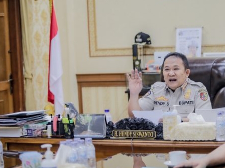 Bupati Jember Melaksanakan Uji Coba Pelayanan Satu Koneksi.