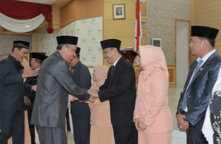 Bupati Tanjabbar Lantik Enam Pejabat Eselon II