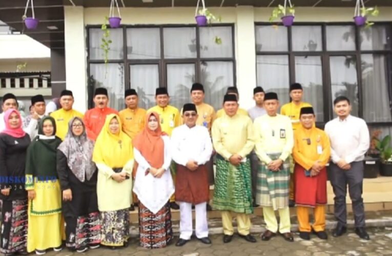 Bupati Bersama Ketua TP- PKK Hadiri Acara Halal Bihalal Dekranasda