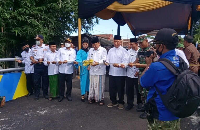Bupati Jember Resmikan Jembatan Kompleks 515 Tanggul.