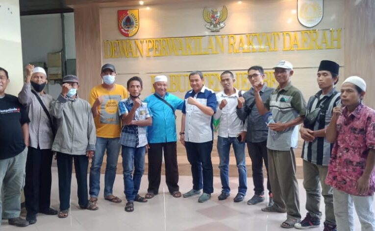 Pengrajin Dan Penggiling Batu Kapur Puger Ngeluruk DPRD