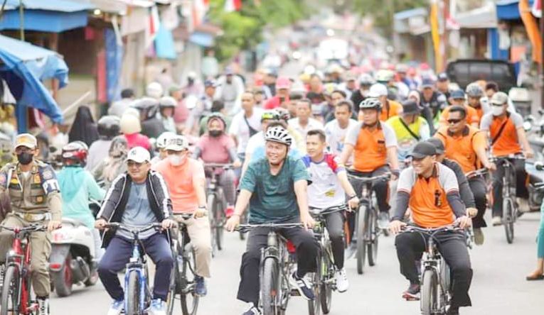 HUT RI dan HUT Tanjabbar, Bupati Lepas Sekaligus Ikut Giat Sepeda Santai