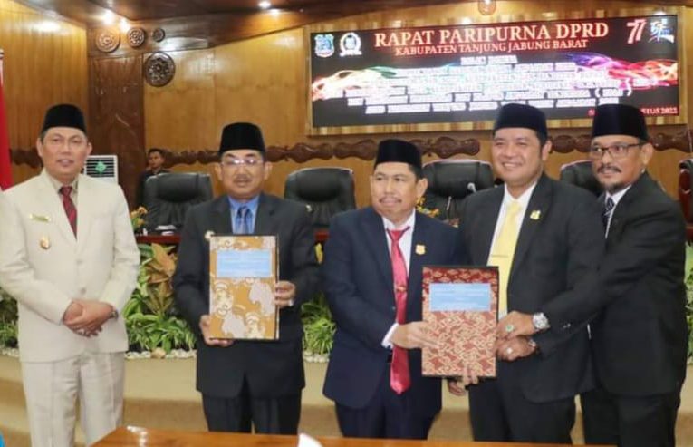 Ketua DPRD Pimpin Paripurna Penyampaian Laporan Badan Anggaran DPRD