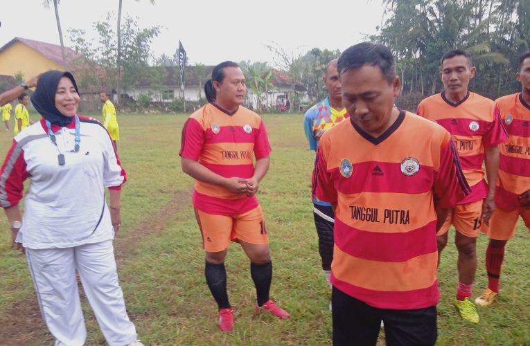 Meriahkan HUT RI Ke 77 Ketua DPD Golkar Jember Perkuat Kesebelasan Sepak Bola Langkap Bangsalsari