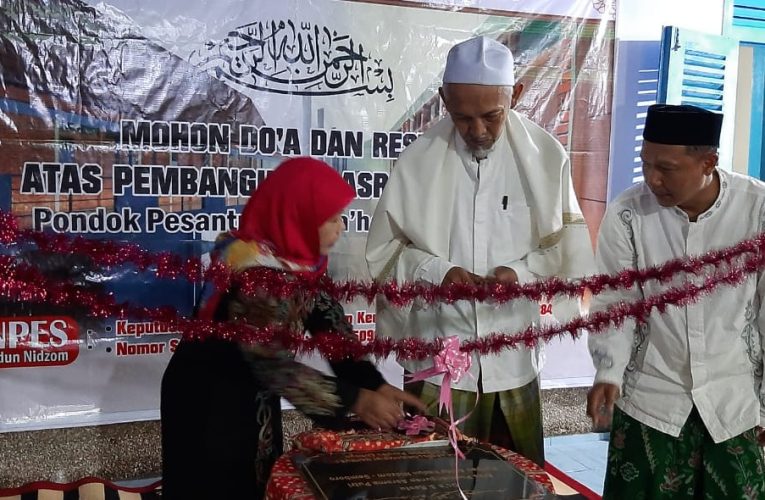 Bertepatan Hari Santri 2022 Ponpes Al – Ma’hadun Nidhom Gunting Pita Simbol Penyerahan Bangunan Asrama