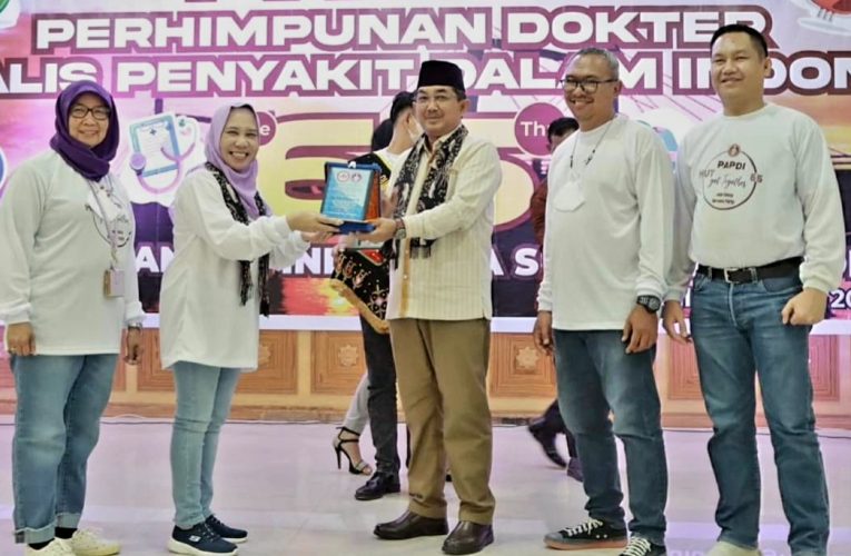 Bupati Tanjab Barat Buka Seminar Awam Diabetes Melitus dan TB Paru Dalam Rangka HUT PAPDI Ke-65