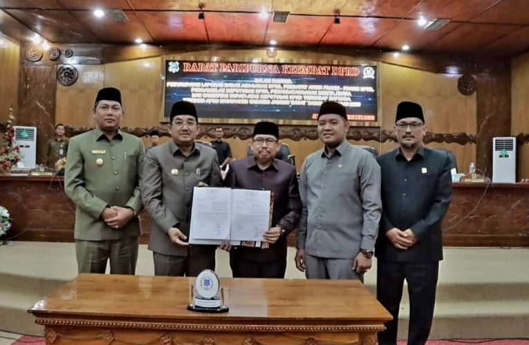 Bupati Tanjab Barat Hadiri Rapat Paripurna DPRD Penetapan PROPEMPERDA Tahun 2023