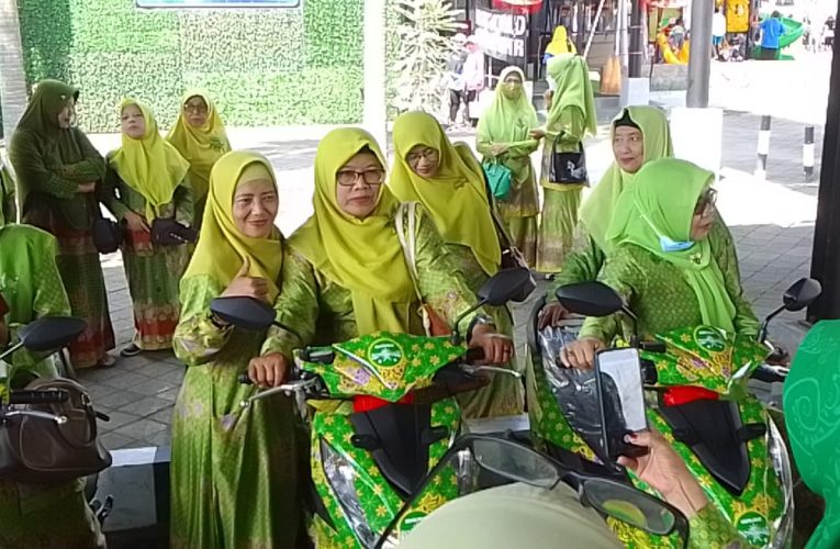 Muslimat NU Jember Terima Bantuan Kendaraan Bermotor