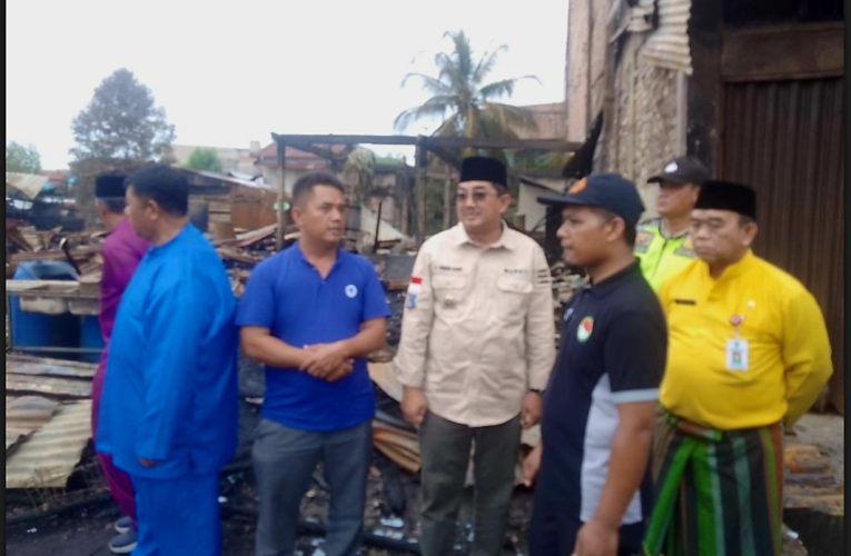 Bupati Tanjab Barat Tinjau Lokasi Kebakaran Pelabuhan Ampera