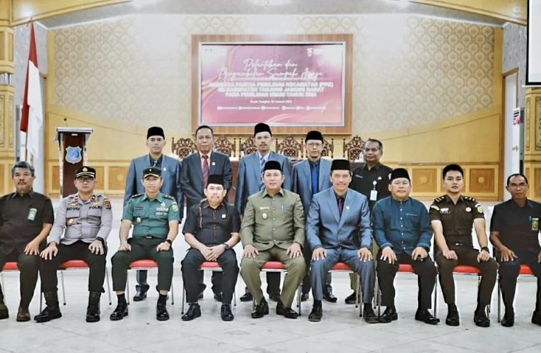 Ketua DPRD Hadiri Pelantikan 65 Anggota PPK Se-Tanjab Barat