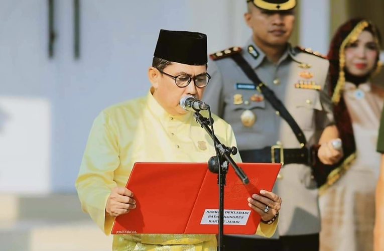 Upacara HUT Provinsi Jambi Ke-66, Ketua DPRD Tanjab Barat Bacakan Naskah BKRD