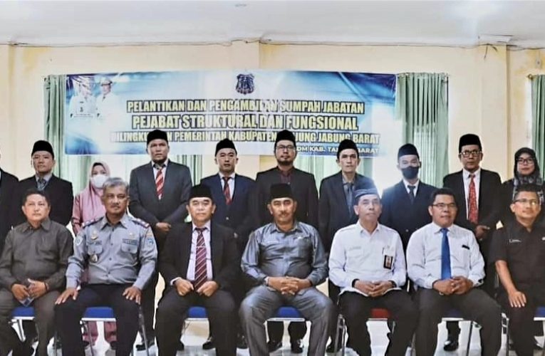 Mewakili Bupati Plh Sekda Tanjab Barat Lantik 31 Pejabat Struktural dan Fungsional